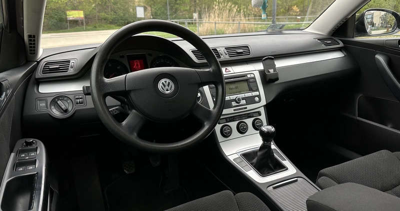 Volkswagen Passat cena 24700 przebieg: 170000, rok produkcji 2008 z Wrocław małe 379